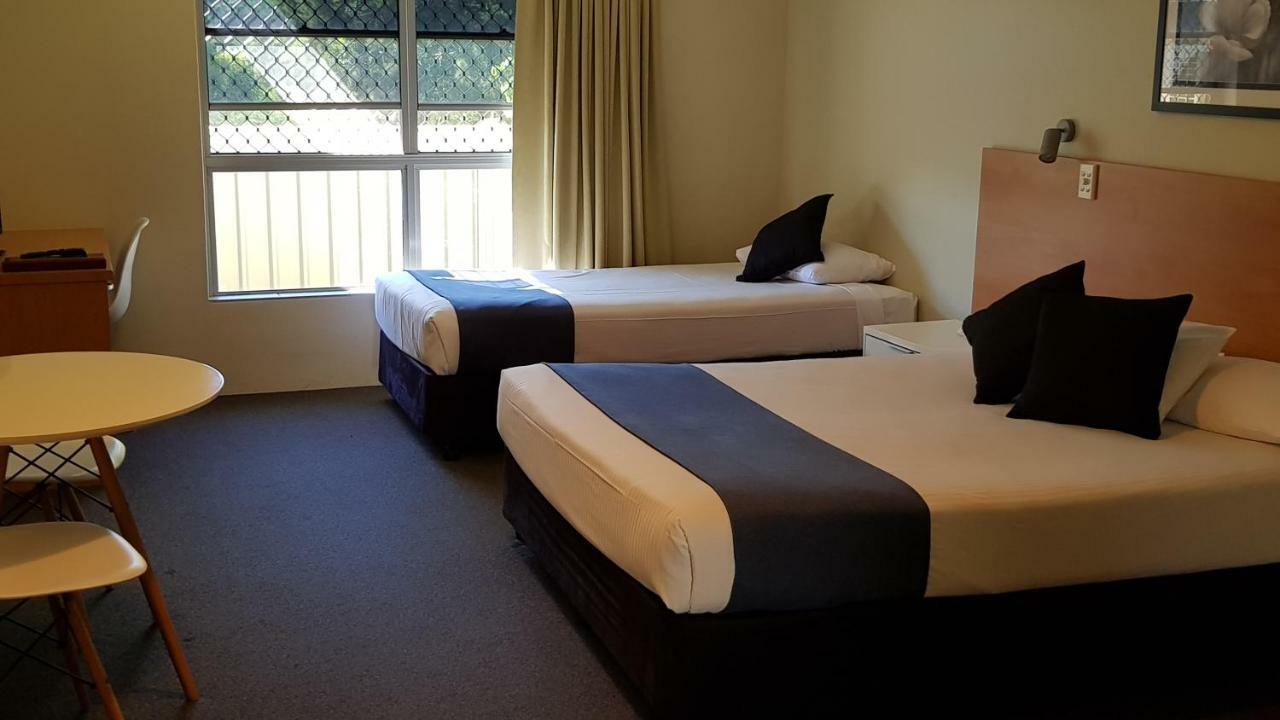 นัมเบอร์ ไฮท์ส์ โมเท็ล Motel แนมโบร์ ภายนอก รูปภาพ